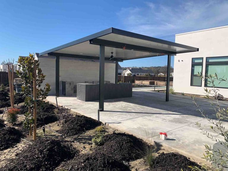 Free-standing patio covers